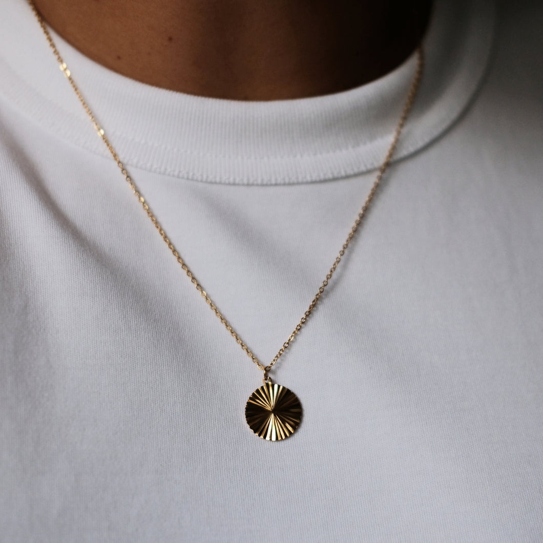 Round Ray Necklace